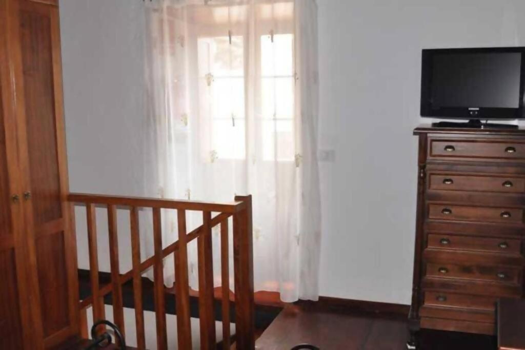 Casa Rural De 1945 Dos Plantas Patio Y Barbacoa 弗龙特拉 外观 照片